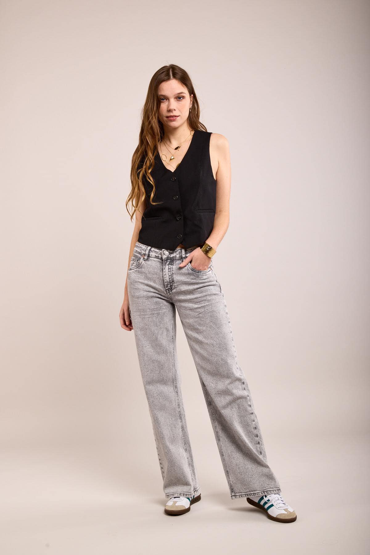 Large gris clair