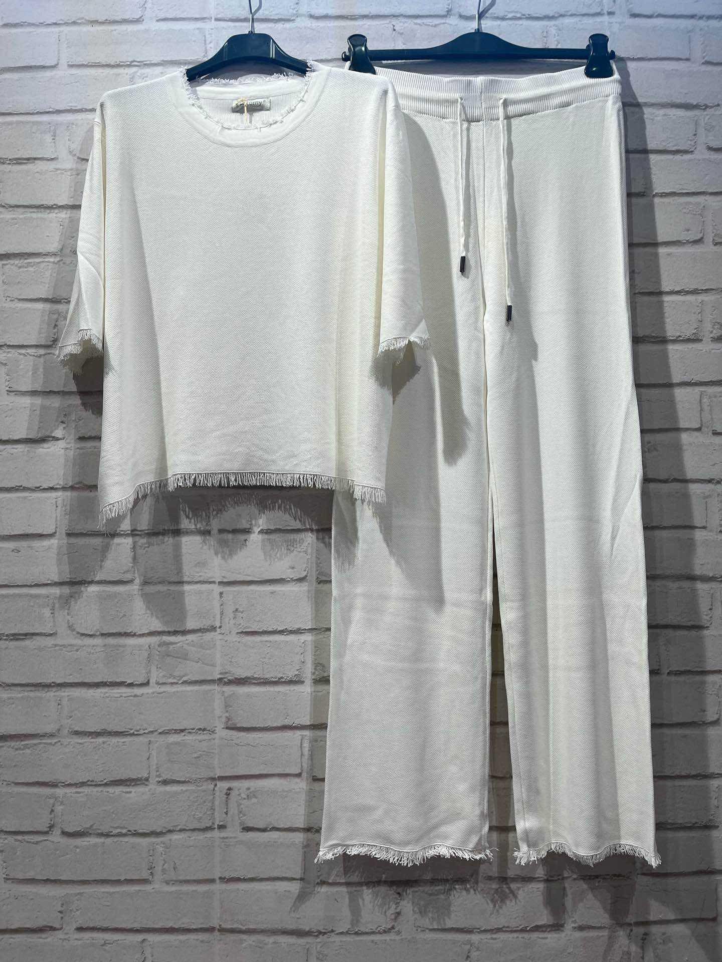 Ensemble fluide blanc cassé