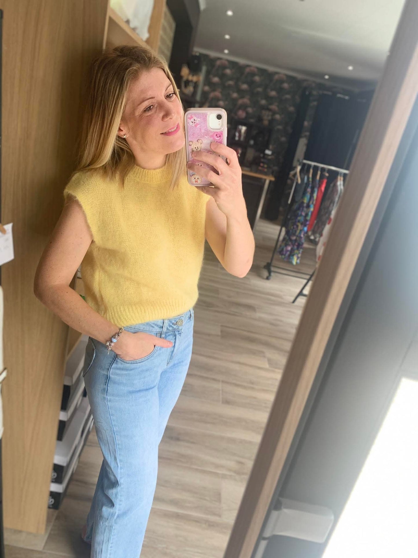 Pull sans manches jaune